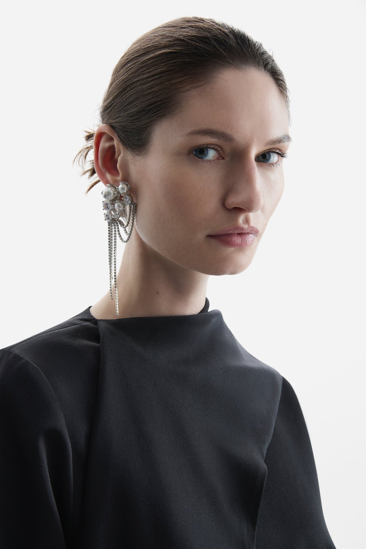 Sapher Asymmetric Earring